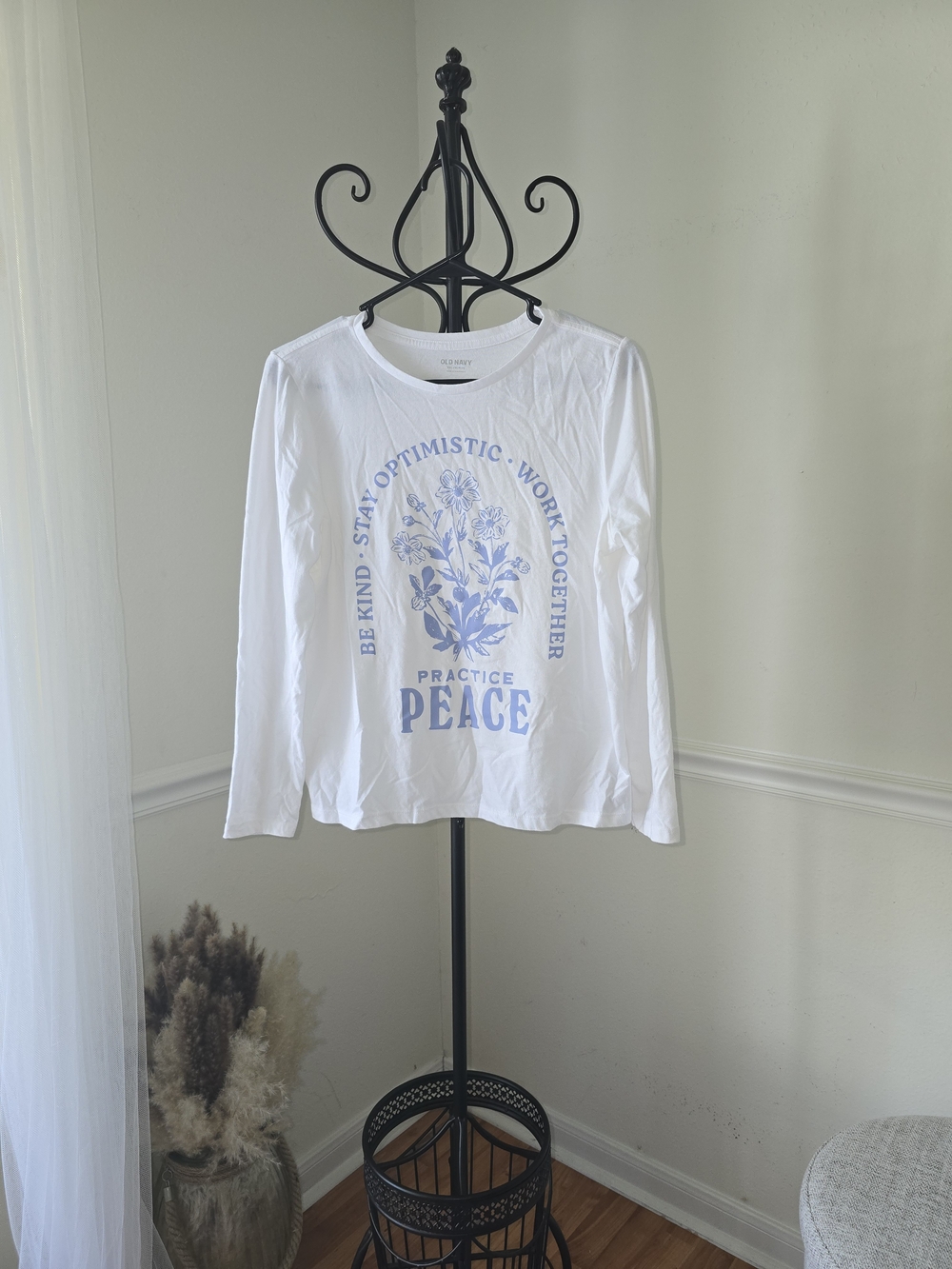 Old Navy White Long-Sleeve Graphic Tee with Lavender Print - Picture 2 of 7